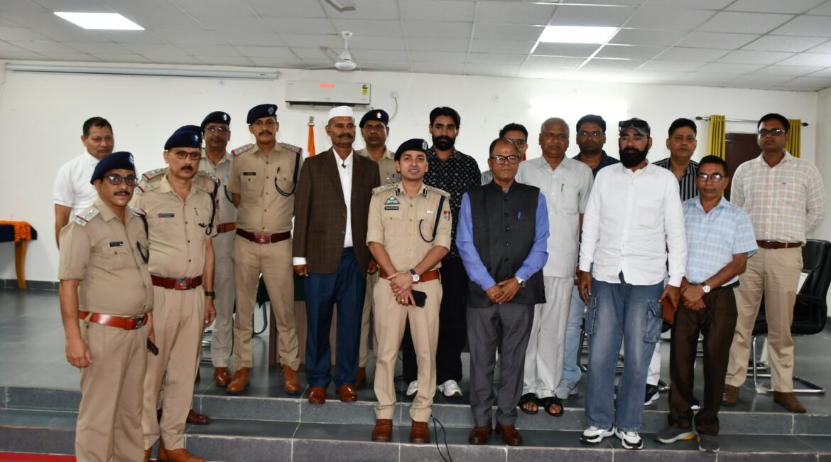 सेवानिवृत्त पुलिस कर्मियों को एसएसपी नैनीताल ने दी भावभीनी विदाई, सेवाओं की सराहना।