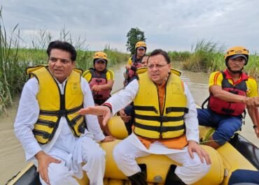 आपदा की घड़ी में जनसेवा की मिसाल बने मुख्यमंत्री पुष्कर सिंह धामी।