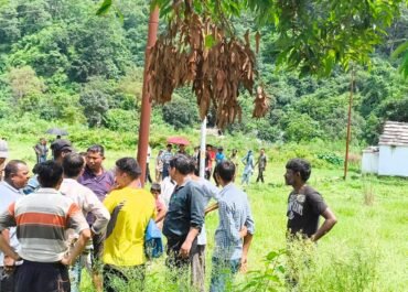 चुकम गांव में विभागीय टीमों ने किया निरीक्षण, प्रभावित परिवारों को सुरक्षित स्थान पर शिफ्ट किया गया।