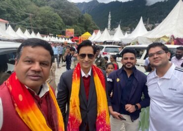 कुमाऊं आयुक्त ने लिया माँ नंदा महोत्सव का आशीर्वाद।