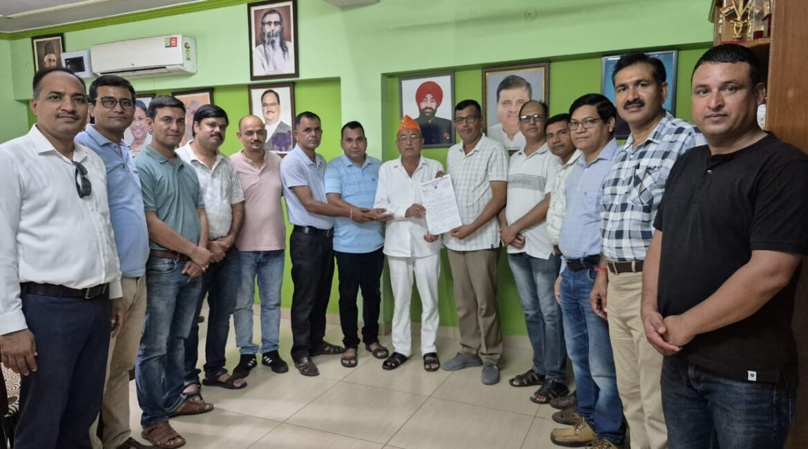 शिक्षकों ने विधायक बिष्ट को सौंपा ज्ञापन, 17 सितम्बर को देंगे मुख्यमंत्री आवास घेराव रैली में जोरदार उपस्थिति।