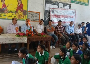 अंतरराष्ट्रीय बालिका दिवस पर करनपुर आदर्श विद्यालय में जागरूकता गोष्ठी आयोजित।