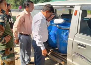 त्योहारों से पहले हलदुआ चेकपोस्ट पर खाद्य सामग्री की सघन जांच, दूध, पनीर, दही और खोया के नमूने लिए गए, मिलावट पर विभाग ने सख्त चेतावनी दी।