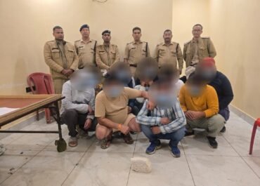 एसएसपी नैनीताल मीणा के निर्देश पर भीमताल पुलिस की बड़ी कार्रवाई — जुए के अड्डे पर छापा, 13 जुआरी गिरफ्तार।