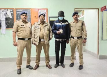 भीमताल पुलिस ने चोरी का किया त्वरित खुलासा — चोरी का माल शत-प्रतिशत बरामद, आरोपी गिरफ्तार।