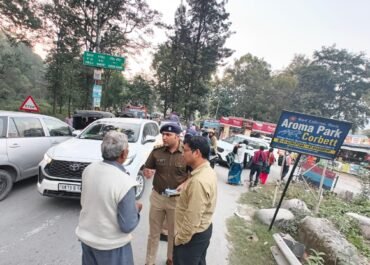 रामनगर में संयुक्त चेकिंग अभियान, तीन वाहन सीज — एक चालक नशे में वाहन चलाते हुए गिरफ्तार।
