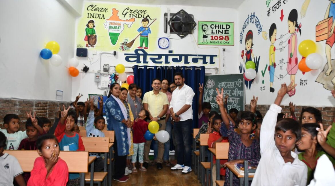 एसएसपी नैनीताल ने वीरांगना संस्था के बच्चों संग मनाई दीपावली, बच्चों को दी मिठाई, शिक्षा की राह पर आगे बढ़ने के लिए किया प्रेरित।