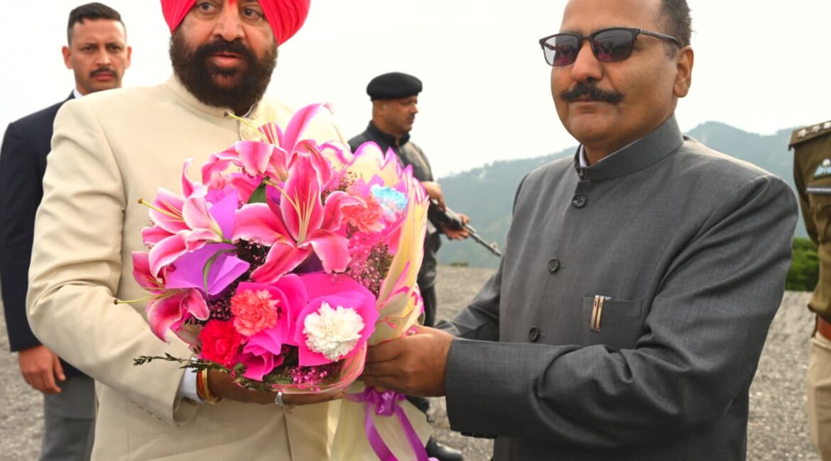 राज्यपाल लेफ्टिनेंट जनरल गुरमीत सिंह दो दिवसीय जनपद भ्रमण पर नैनीताल पहुंचे।