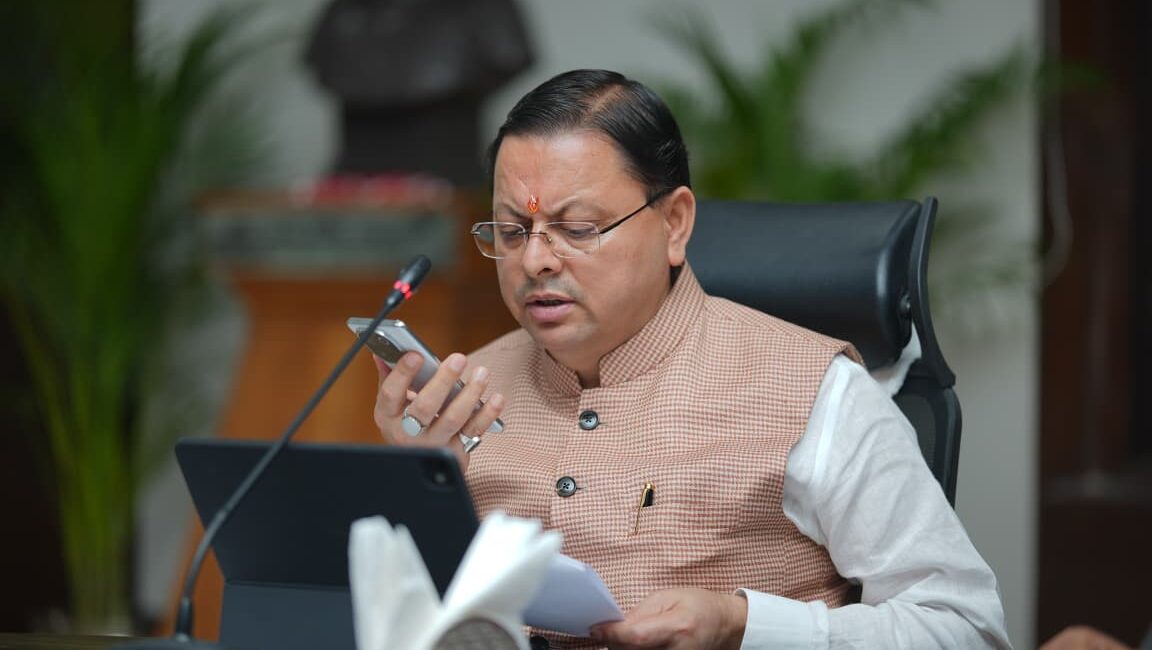 सीएम धामी ने सीएम हेल्पलाइन की समीक्षा बैठक में दिए सख़्त निर्देश, कहा— समाधान तभी माना जाएगा जब शिकायतकर्ता संतुष्ट हो।