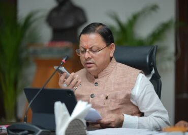 सीएम धामी ने सीएम हेल्पलाइन की समीक्षा बैठक में दिए सख़्त निर्देश, कहा— समाधान तभी माना जाएगा जब शिकायतकर्ता संतुष्ट हो।