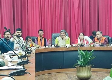 विधायक सरिता आर्या की मौजूदगी में नैनीताल क्लब में हुई बैठक, 15 दिन में समस्याओं के समाधान के निर्देश।