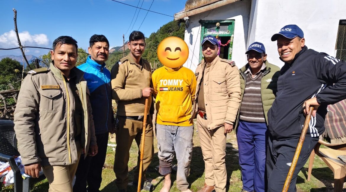 चीना पीक जंगल में खोया बालक सकुशल मिला, नैनीताल पुलिस–SDRF–फायर टीम का संयुक्त रेस्क्यू ऑपरेशन सफल।