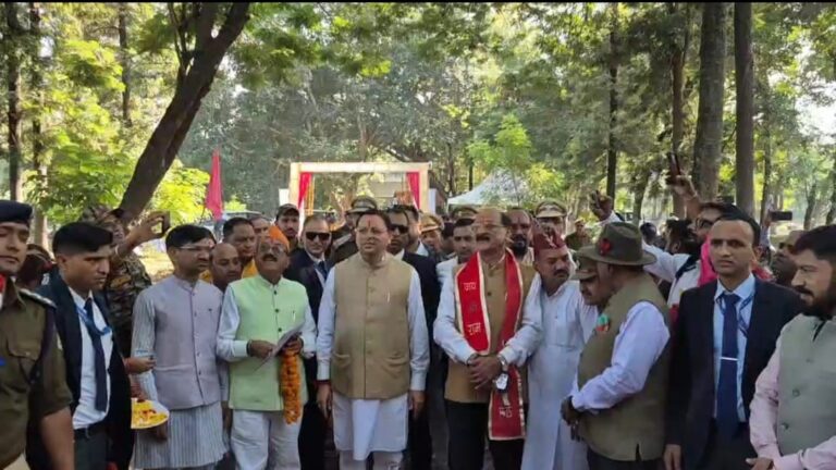 रामनगर में मुख्यमंत्री धामी ने मनाया राज्य स्थापना दिवस — किया पर्यावरण संरक्षण का आह्वान।