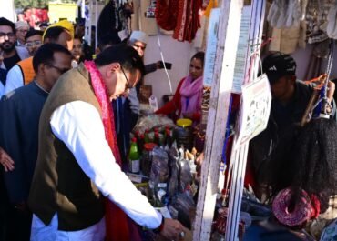 धर्मांतरण, लैंड जिहाद और भ्रष्टाचार पर सीएम धामी का सख्त संदेश — 10 हजार एकड़ भूमि मुक्त, 250 अवैध मदरसे सील, 200 से अधिक भ्रष्टाचारी जेल में।