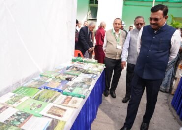 दून पुस्तकालय में सजी ज्ञान की प्रदर्शनी, मुख्य सचिव ने किया पुस्तक मेले का उद्घाटन