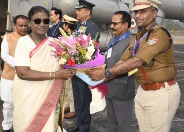 महामहिम राष्ट्रपति द्रौपदी मुर्मू जी का नैनीताल आगमन पर एसएसपी नैनीताल ने किया स्वागत।