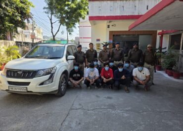 Quick & Smart Response: नैनीताल पुलिस ने अपहरणकर्ताओं की कमर तोड़ी — रेस्क्यू ऑपरेशन सफलडा, यल–112 कॉल के बाद चौतरफा नाकाबंदी, 08 अपहरणकर्ता हिरासत में, “अपराध करने वाले हर हाल में जाएंगे जेल” — एसएसपी नैनीताल।