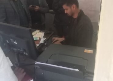 रामनगर में 9 CSC सेंटरों पर कार्रवाई, एक सीज़—दो निरस्त, रिकॉर्ड जब्त।