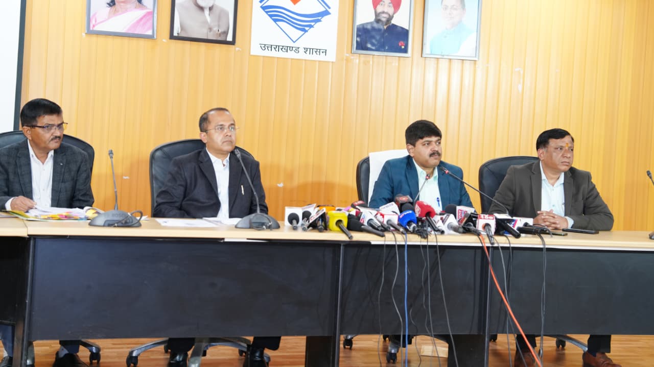 कैबिनेट बैठक में कई बड़े फैसले—पारेषण लाइन मुआवज़े से लेकर युवा भविष्य निर्माण योजना तक मंजूरी”