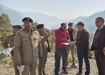 SSP नैनीताल ने निर्माणाधीन थाना बेतालघाट भवन का किया निरीक्षण, गुणवत्ता व सुरक्षा पर दिया जोर।