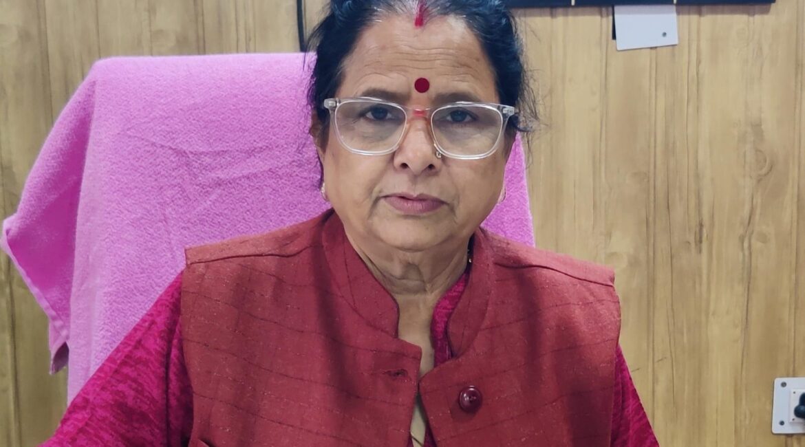 बेरीनाग कॉलेज में छेड़छाड़ कांड पर महिला आयोग सख्त – आरोपी प्राध्यापक पर होगी कठोर कार्रवाई।