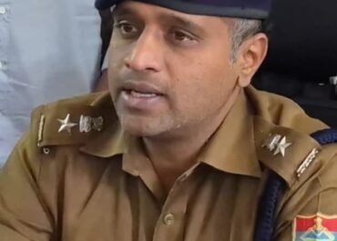 रामनगर में अतिक्रमण हटाने की कार्रवाई, शांति बनाए रखने हेतु तैनात भारी पुलिस बल, SSP नैनीताल का स्पष्ट संदेश—कानून व्यवस्था भंग करने वालों पर होगी सख्त कार्रवाई।