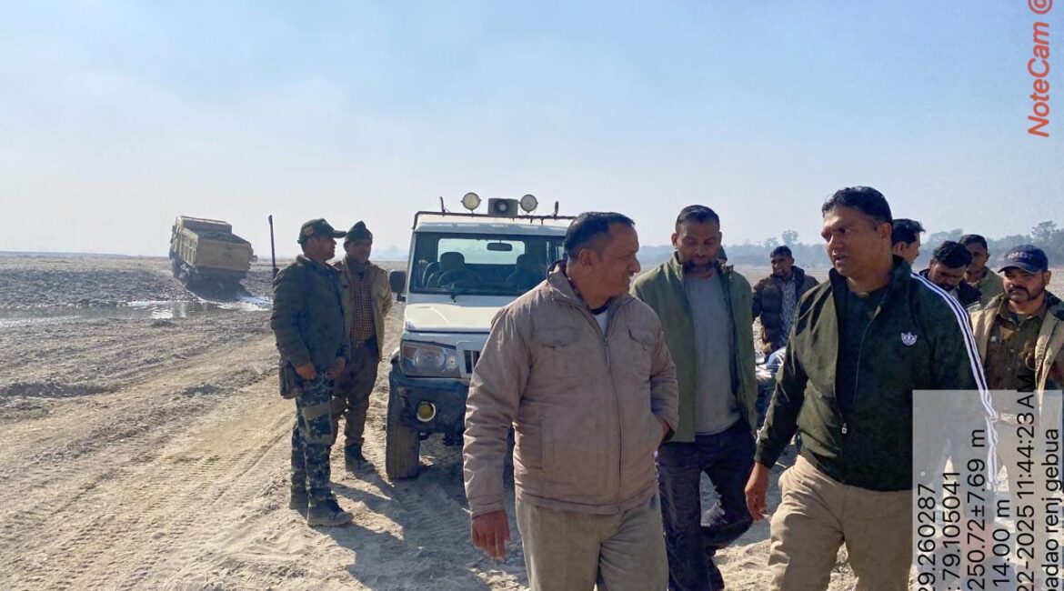 वन विभाग का सख्त एक्शन, रामनगर में अवैध खनन व लकड़ी परिवहन पर बड़ी कार्रवाई।