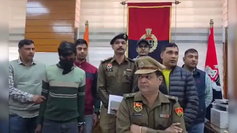 हैवानियत की हदें पार: प्रेमिका का गला घोंटा, सिर काट जंगल में फेंका।