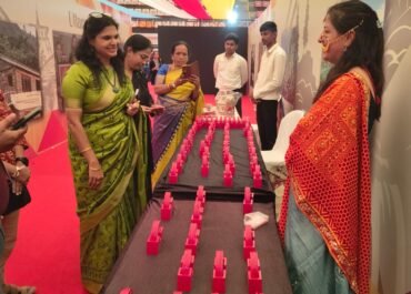 देवभूमि की परंपरा पहुंची दक्षिण भारत, ऐपण ने जीता दिल।