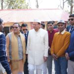 स्वास्थ्य व्यवस्थाओं का जायजा लेने पहुँचे पुष्कर सिंह धामी।
