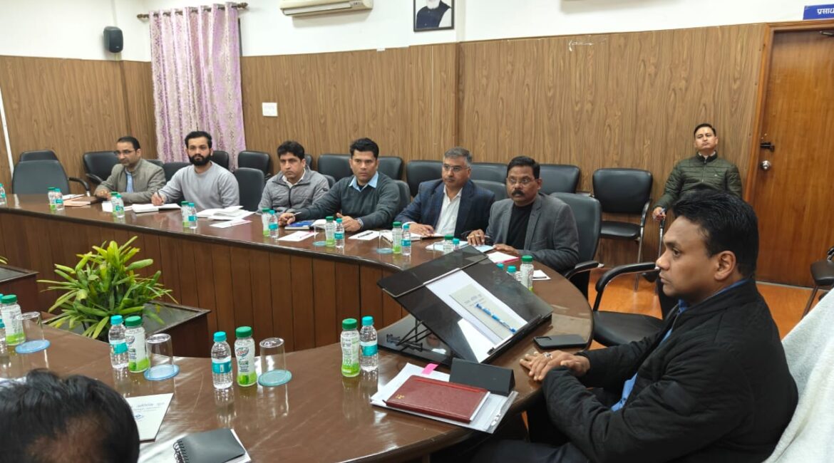 औचक निरीक्षण में मिली खामियां, सचिव ने दिए गुणवत्ता सुधार के कड़े निर्देश।