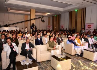 देवभूमि की पहचान और विकास पर फोकस—शिखर समागम में सीएम धामी का संबोधन
