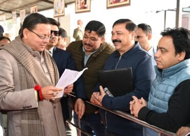 कैंप कार्यालय लोहियाहेड में जनता से मिले मुख्यमंत्री, समस्याओं के त्वरित निस्तारण के आदेश।