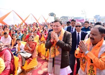 बालावाला में विराट हिंदू सम्मेलन: धामी बोले— यह जागृति, एकता और आत्मगौरव का महापर्व