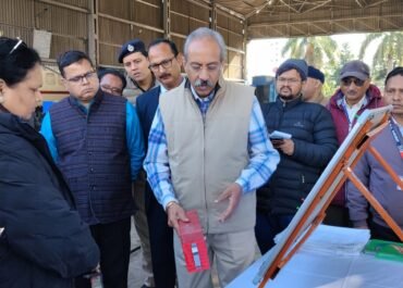महाप्रबंधक उदय बोरवणकर ने किया रामनगर स्टेशन व कोच केयर सेंटर का गहन संरक्षा निरीक्षण।
