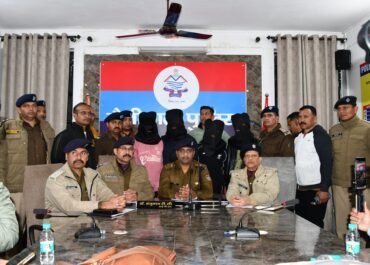 मौत का खेल खत्म – 6 घंटे में SSP NAINITAL मंजुनाथ ने खोली दोहरे हत्याकांड की परतें* *नशे में धुत दरिंदों ने युवक-युवती की बेरहमी से हत्या को दिया था अंजाम, हल्द्वानी पुलिस ने 04 आरोपियों को ताबड़तोड़ कार्यवाही में पकड़ा* *SSP डॉ0 मंजुनाथ का सख्त संदेश – “समाज में ऐसे अपराधियों की कोई जगह नहीं।”*