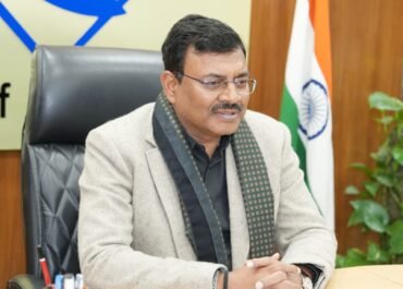 आनंद बर्धन की अध्यक्षता में सॉलिड वेस्ट मैनेजमेंट की समीक्षा, जवाबदेही और GPS मॉनिटरिंग पर जोर।