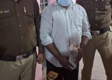 नशे के खिलाफ पुलिस का एक्शन, 125 पाउच अवैध शराब के साथ युवक गिरफ्तार।