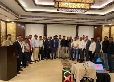 कॉर्बेट क्षेत्र में कॉमर्शियल गैस सिलेंडर की किल्लत, होटल-रिसॉर्ट संचालकों ने प्रशासन को सौंपा ज्ञापन।