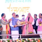 “धाकड़ से धुरंधर” बने धामी—राजनाथ सिंह ने गिनाईं उपलब्धियां।