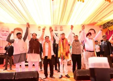 जनसमुदाय संग साझा की होली पर्व की खुशियाँ।