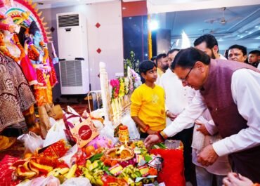देहरादून में माता की चौकी में शामिल हुए Pushkar Singh Dhami, प्रदेश की सुख-समृद्धि के लिए की पूजा-अर्चना