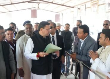 खटीमा में पुष्कर सिंह धामी ने की जनसुनवाई, लंबित मामलों के शीघ्र निस्तारण के दिए सख्त निर्देश