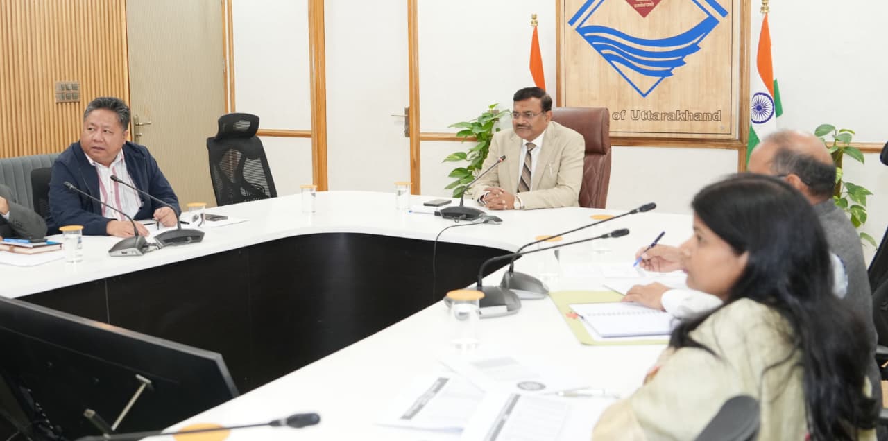 एलपीजी सप्लाई पर सख्त मुख्य सचिव आनन्द बर्द्धन, जिलाधिकारियों को दिए निर्बाध आपूर्ति के निर्देश।