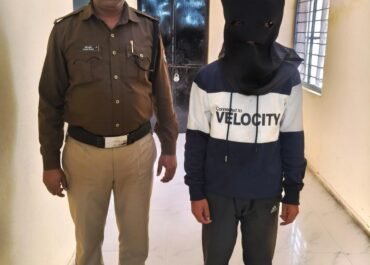 रेस्टोरेंट के बाहर खूनी वार, धारदार चाकू से युवक पर जानलेवा हमला, पुलिस की त्वरित कार्रवाई में आरोपी गिरफ्तार।