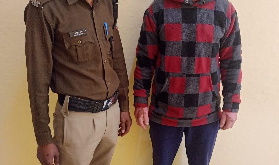 फरार चल रहे वारंटी को पुलिस ने किया गिरफ्तार।