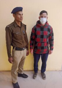 फरार चल रहे वारंटी को पुलिस ने किया गिरफ्तार।