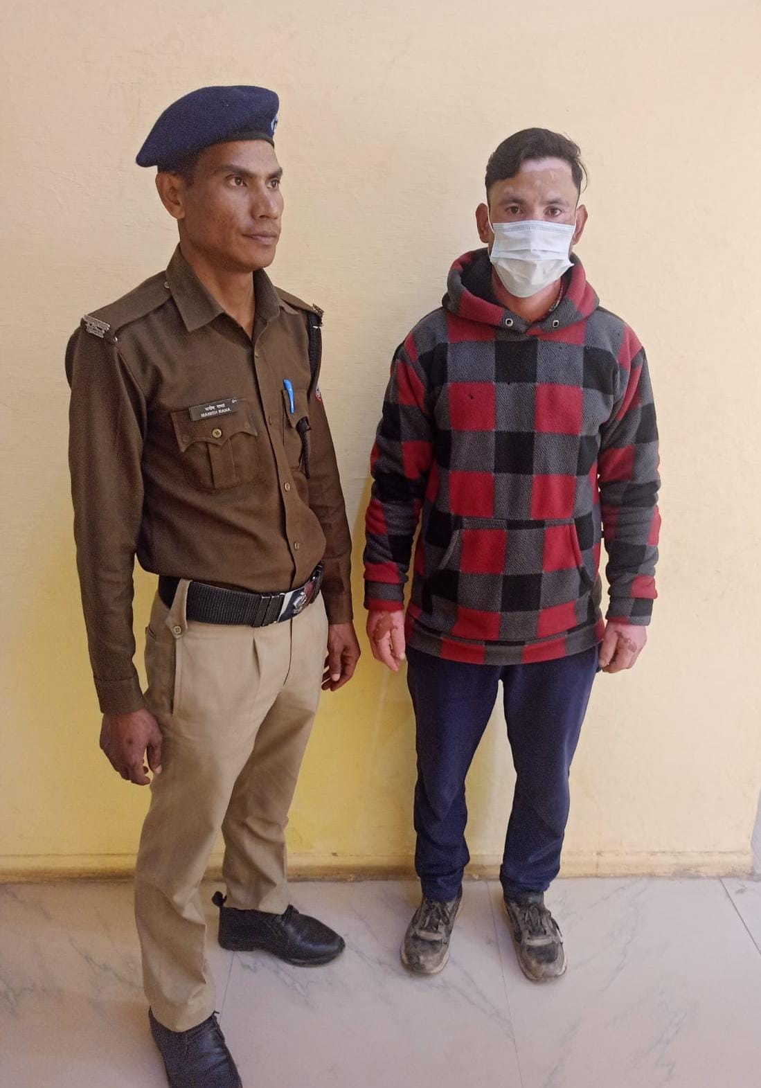 फरार चल रहे वारंटी को पुलिस ने किया गिरफ्तार।