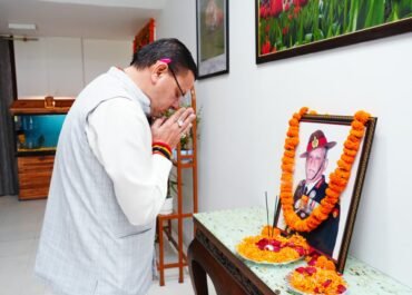 सीएम धामी ने जनरल बिपिन रावत की जयंती पर अर्पित किए श्रद्धासुमन।