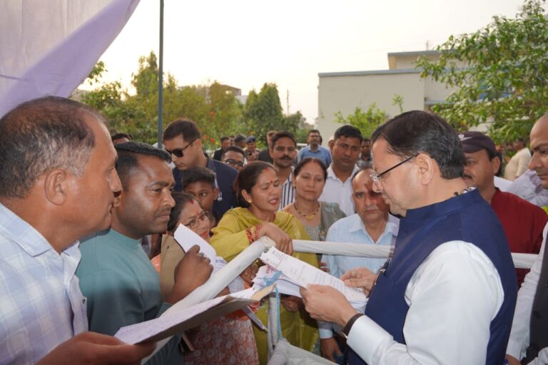 मुख्य सेवक संवाद’ में मुख्यमंत्री धामी ने सुनी जनता की समस्याएं, टनकपुर अस्पताल व पर्यटन विकास पर दिए निर्देश।